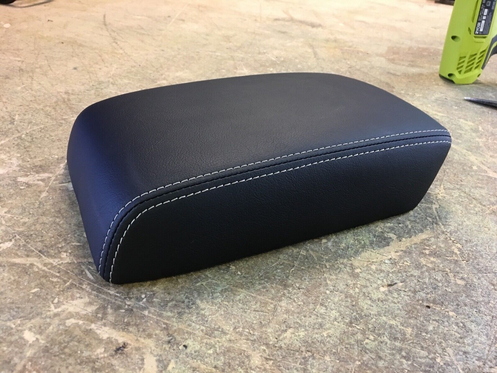 LEATHERETTE CONSOLE LID ARM REST COVER FOR FORD RANGER RAPTOR FX4 XLT GREY