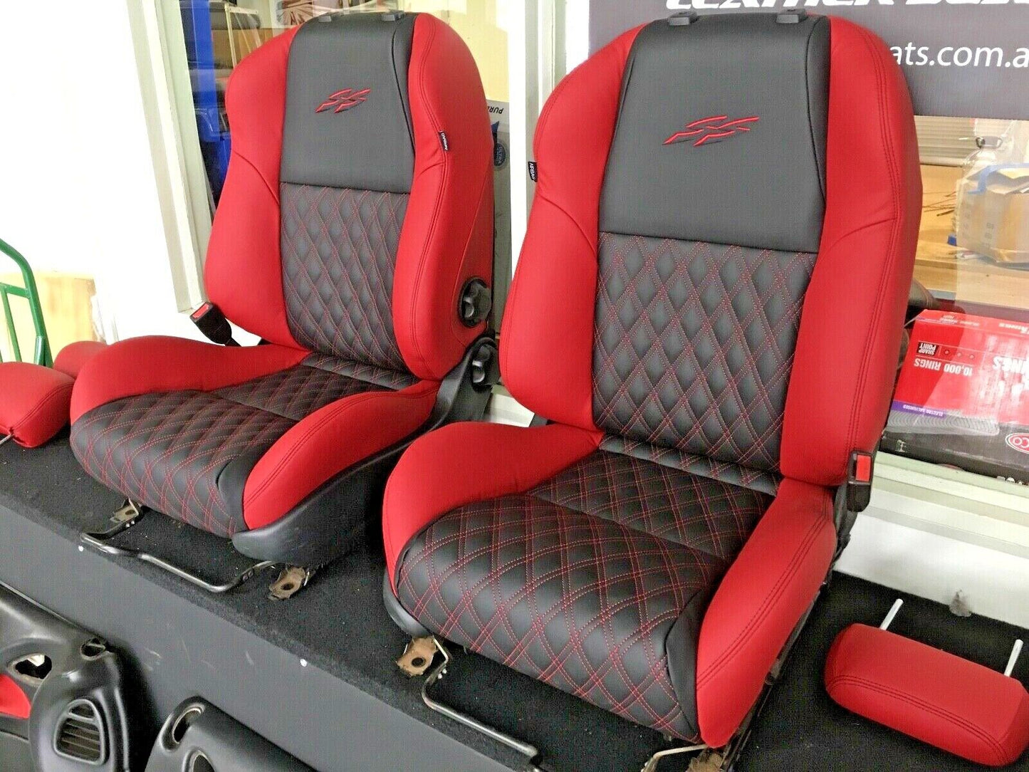 LEATHER SEATS SKINS TRIM KIT FOR HOLDEN CREWMAN VY / VZ SS RED BLK W/DIAMONDS